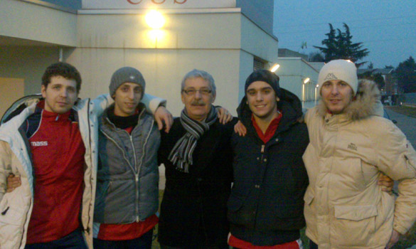 La squadra del Club Scherma Cosenza con il presidente Perri